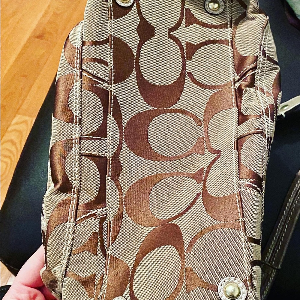 Authentic Coach Handbag - Picture 6 of 9